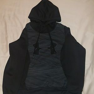 Black Under Armour sweatshirt